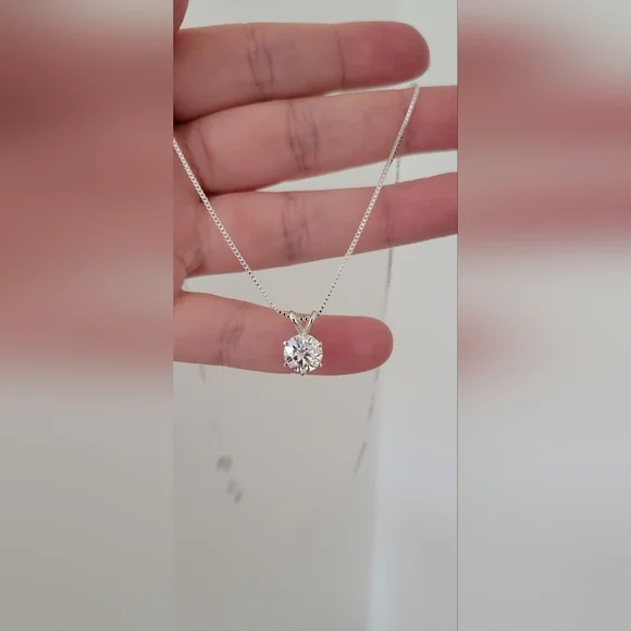 New 2ct Certified moissanite  pendant with a chain - Picture 7 of 10